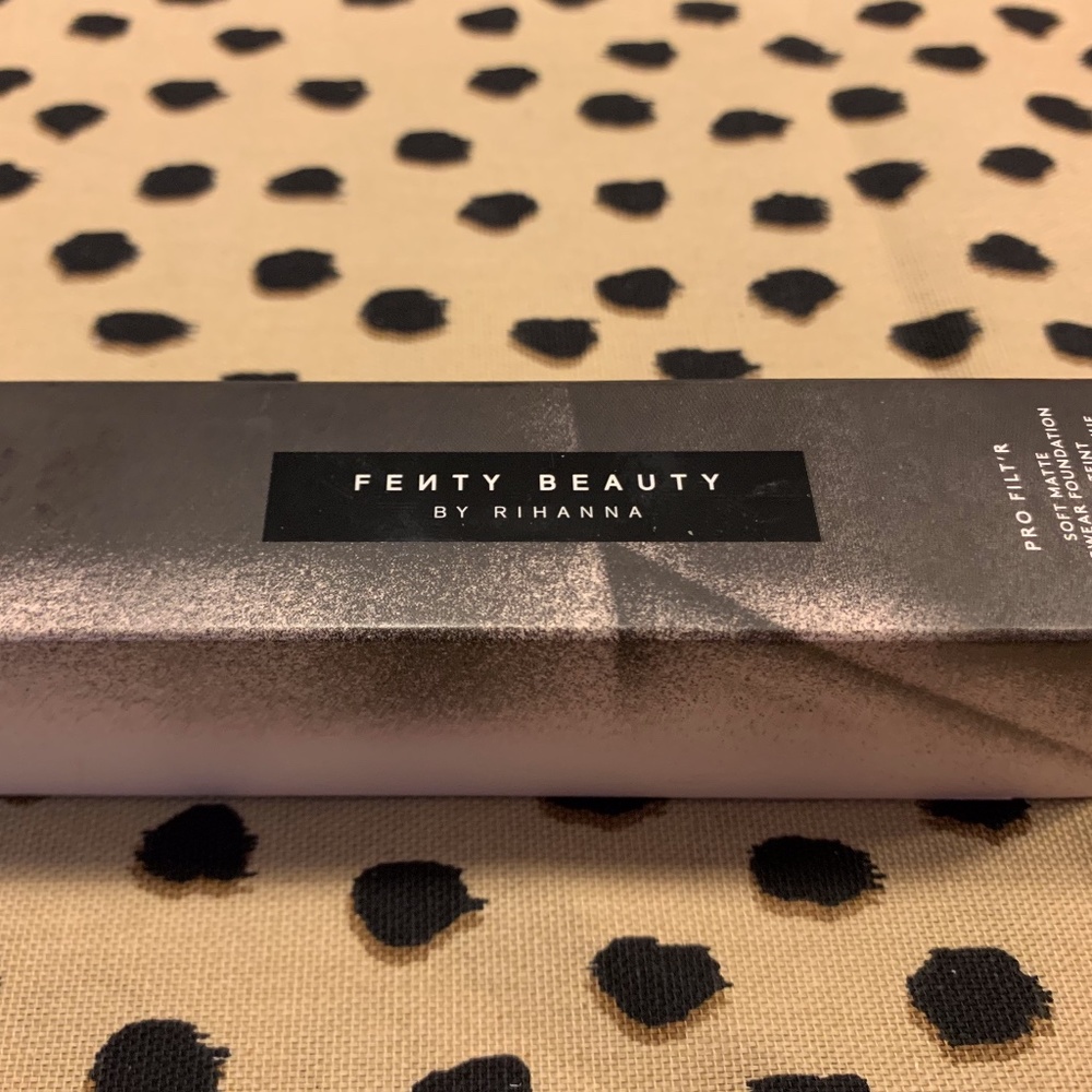 NWT FENTY Beauty by Rihanna long wear foundation